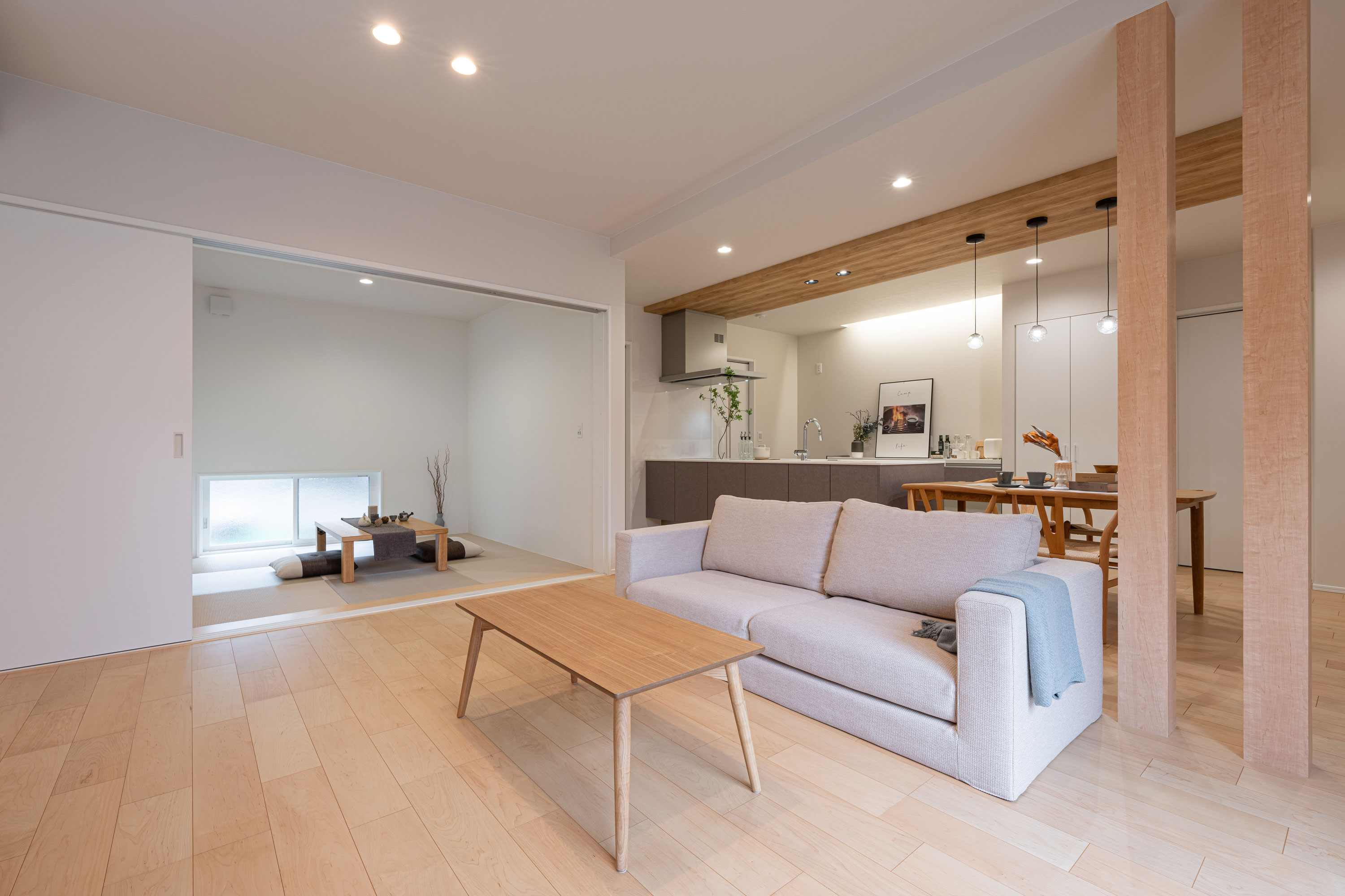 明るく開放感のある、平屋のように暮らす家｜石友ホーム｜建築実例