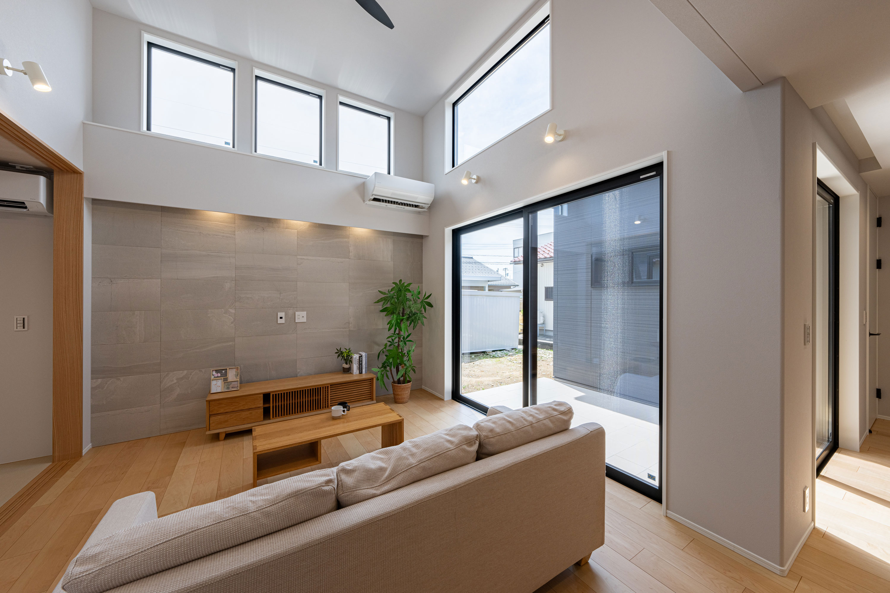 平屋スタイルで無理なく暮らせる、左右分離二世帯の家