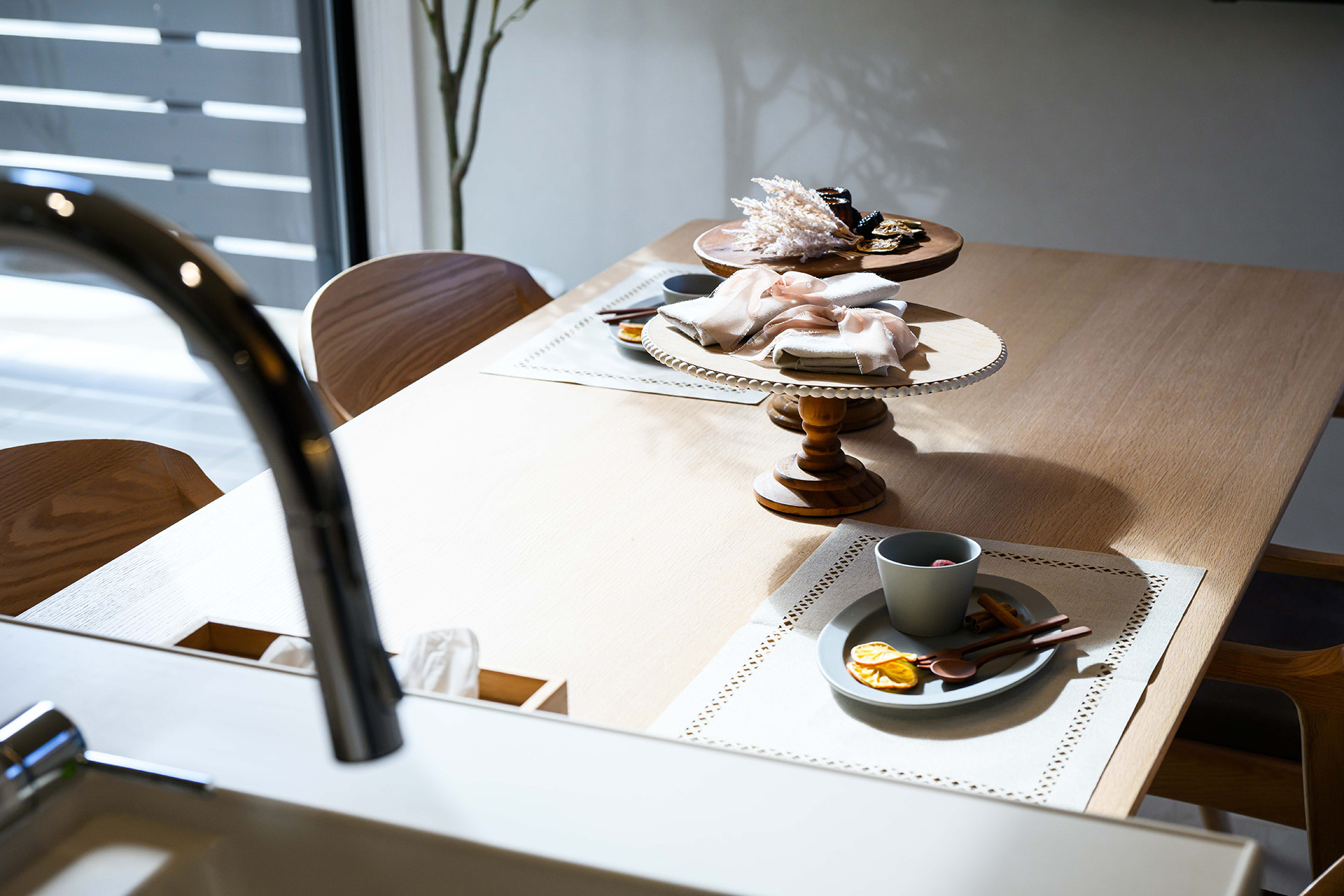 家の中で過ごすコーヒータイム