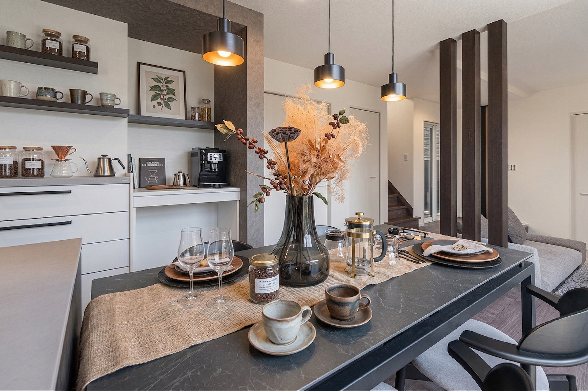 家の中で過ごすコーヒータイム