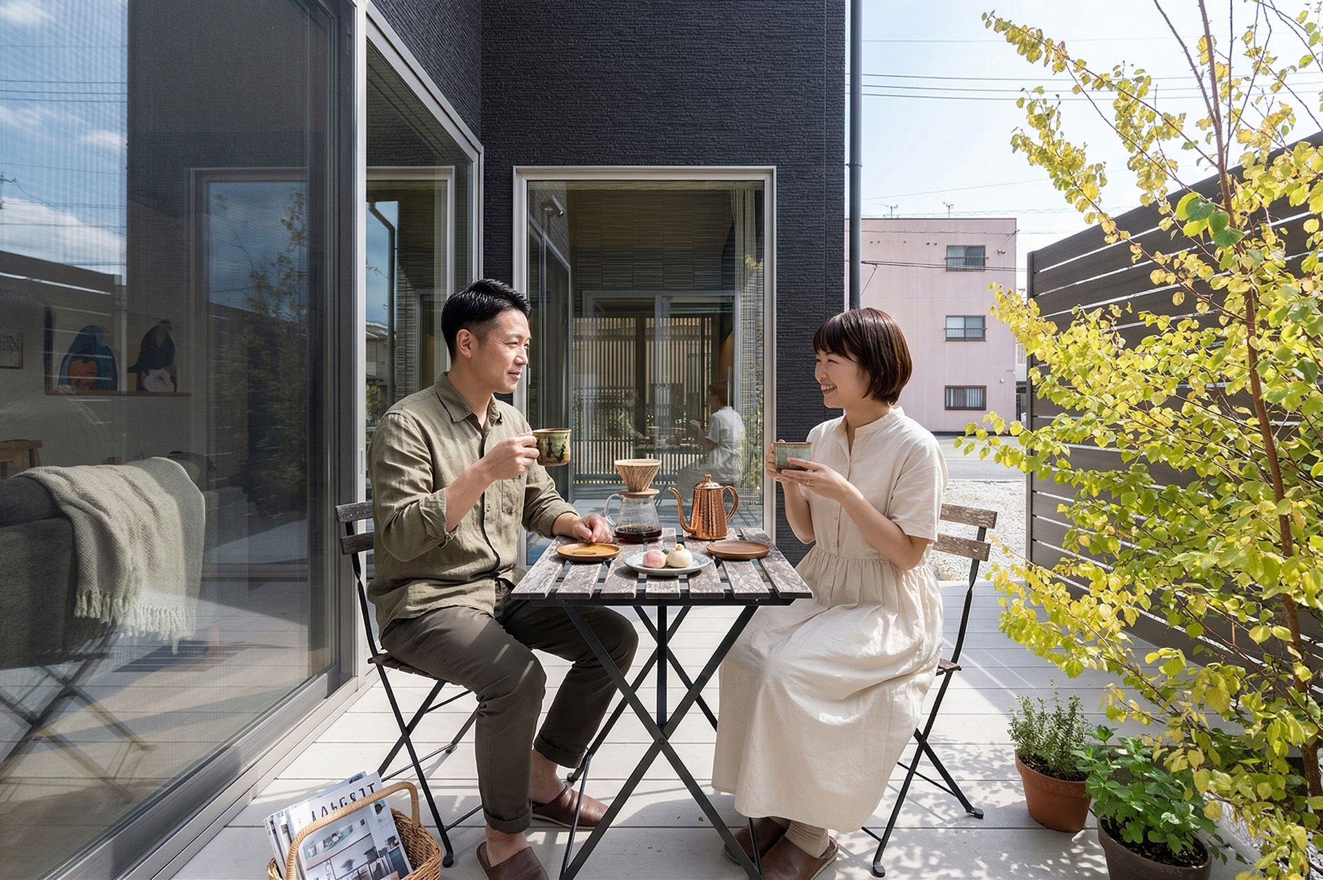 開放感あふれるデッキテラス