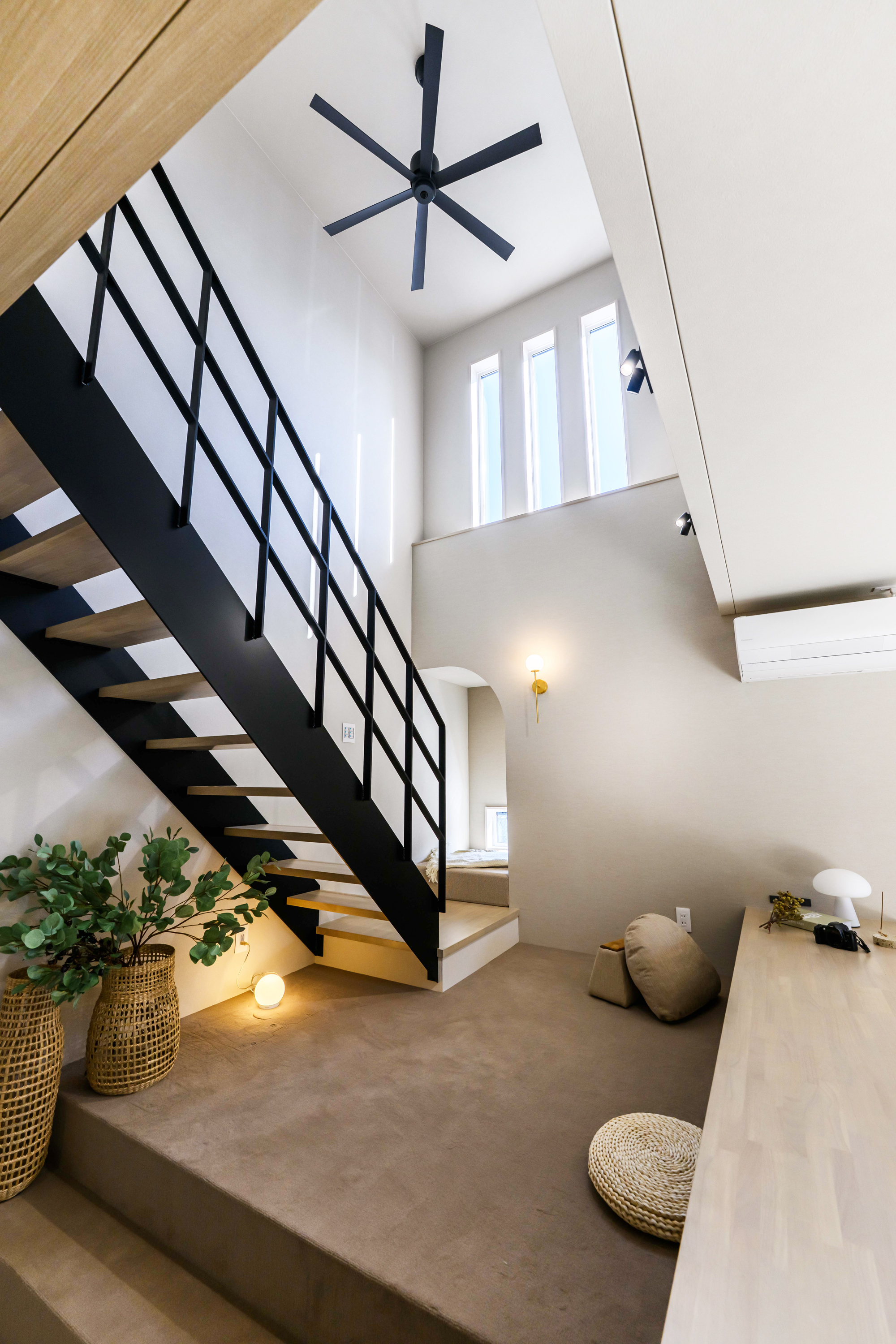 1.5階のスキップカウンター＋ヌック